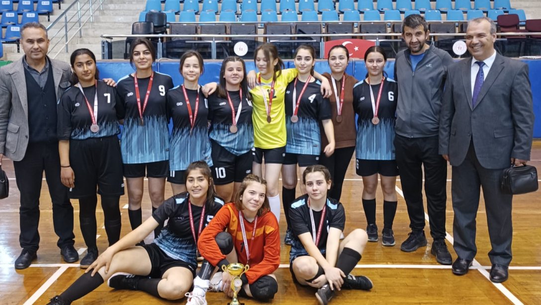 Karpuzlu Anadolu Lisemiz Kız Futsal İl 4.sü 